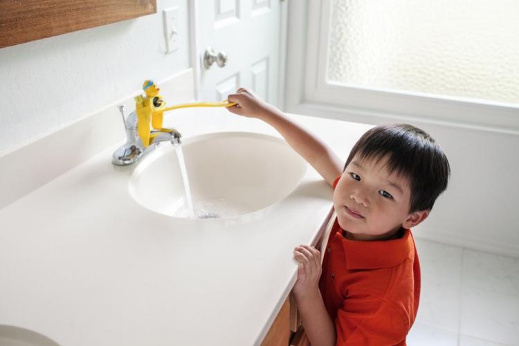 Aqueduck Faucet Handle Extender Helps Kids Reach The Faucet
