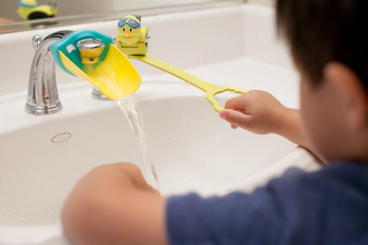 Aqueduck Faucet Handle Extender Helps Kids Reach The Faucet