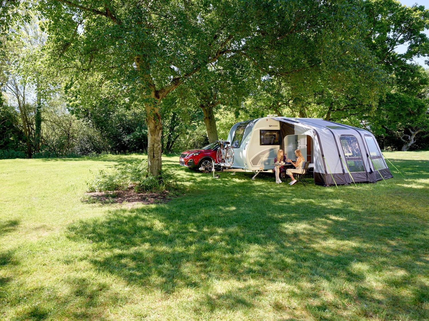 Bailey Discovery D4-2 Camper Trailer With Attached Inflatable Enclosed Awning