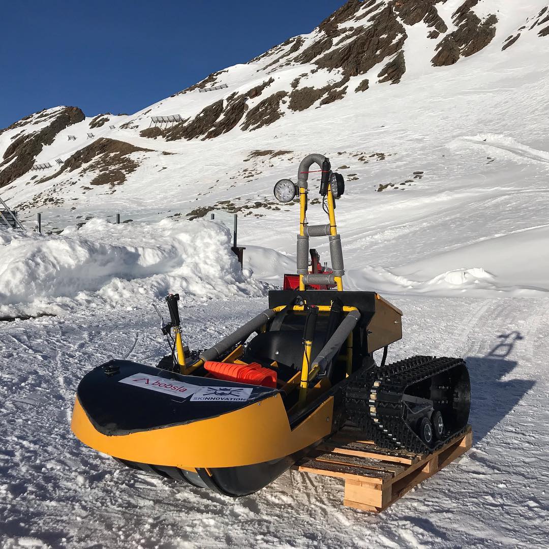 Bobsla Is a Winter E-Vehicle That's Part Go-Kart, Part Snowmobile, and It Drifts