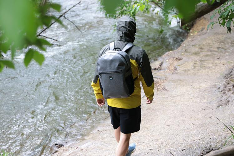 BooÄ“ Hybrid 20 Fully Waterproof Backpack - Submersible waterproof zippers floating backpack
