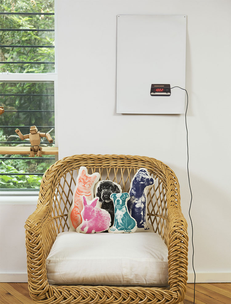 Flat Life Wall Clock - Picture of alarm clock that works