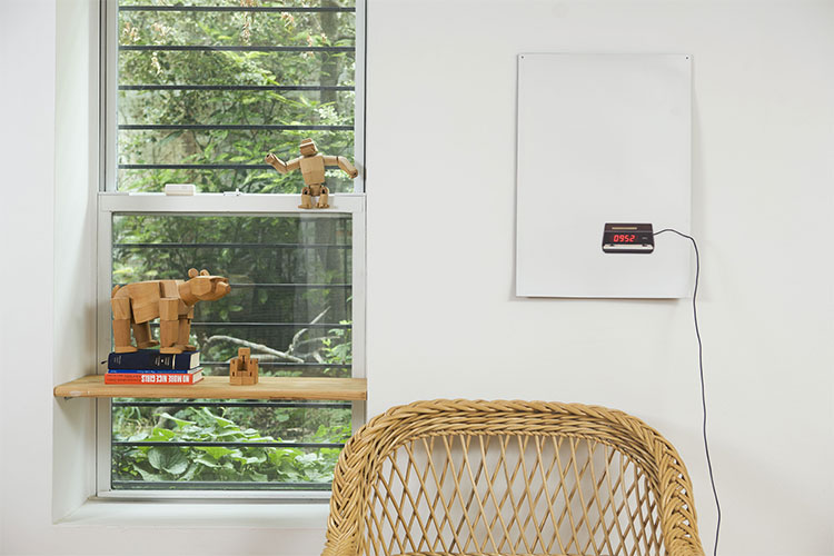 Flat Life Wall Clock - Picture of alarm clock that works
