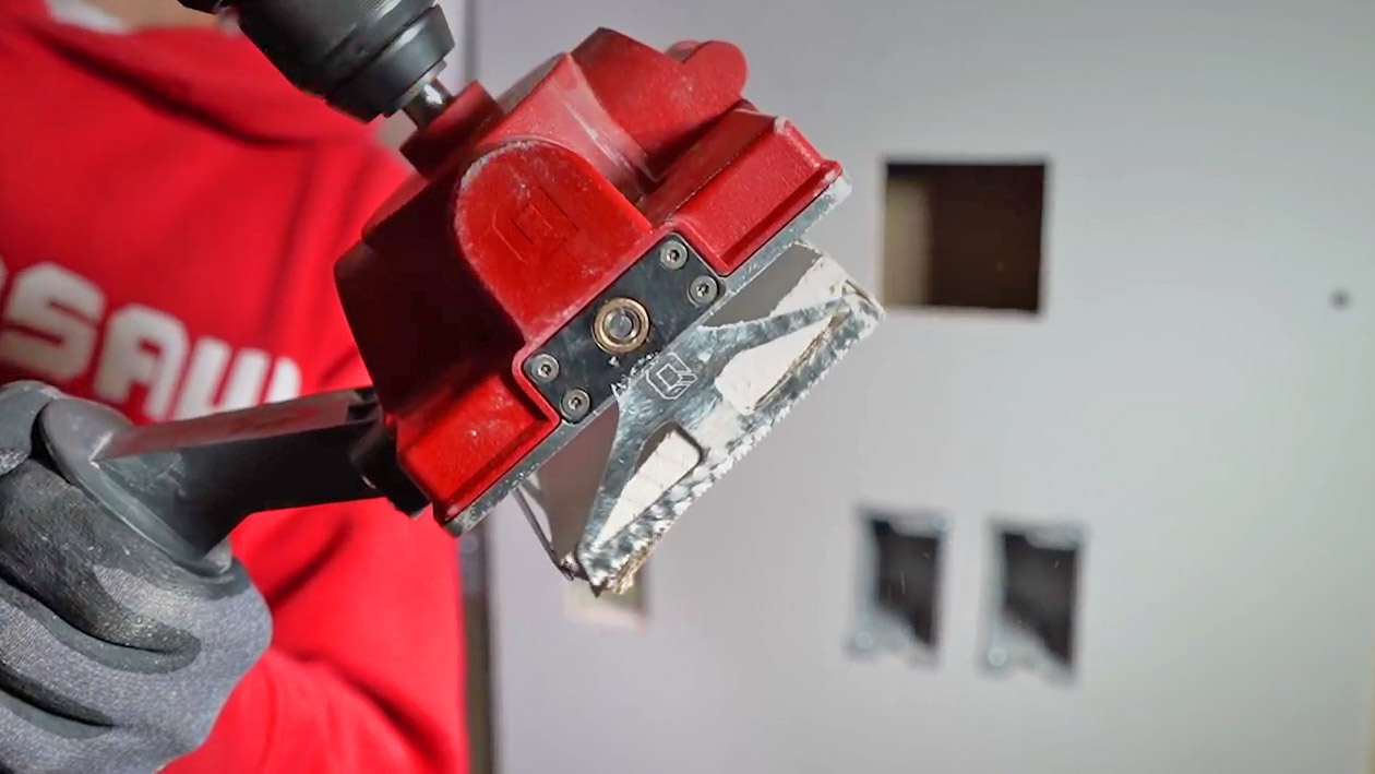 Quadsaw Square Saw Drill Attachment - Quadsaw automatic square drywall saw cuts perfect outlet holes 