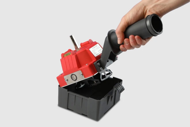 Quadsaw Square Saw Drill Attachment - Quadsaw automatic square drywall saw cuts perfect outlet holes 