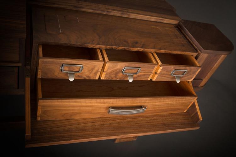 Sultan Gaming Table