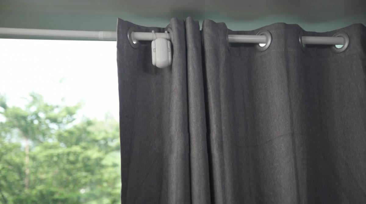 Switchbot Curtain - Automatic curtain robot auto opens and closes your curtains