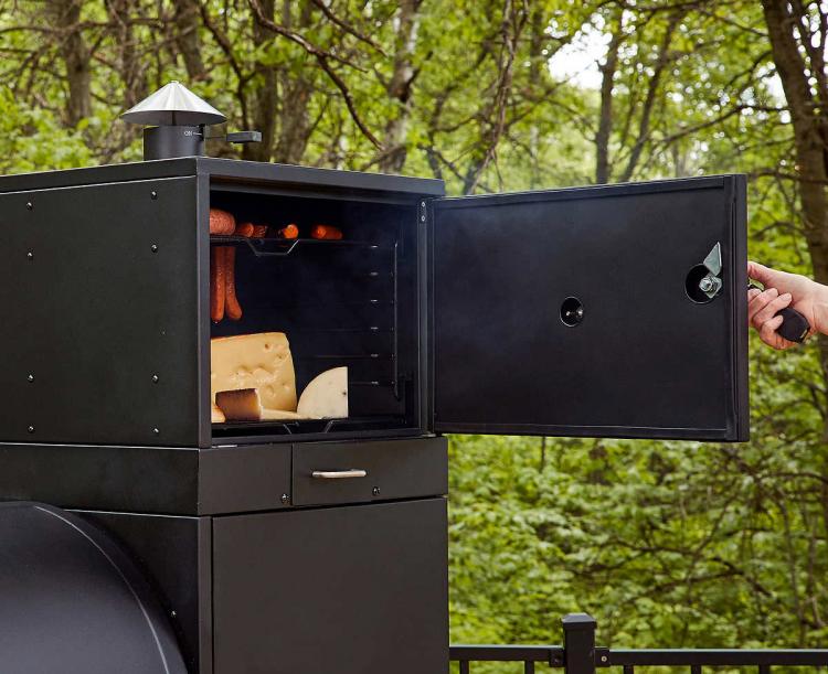 The Ultimate Grill - Louisiana Grills Champion Pellet Grill Giant BBQ Smoker