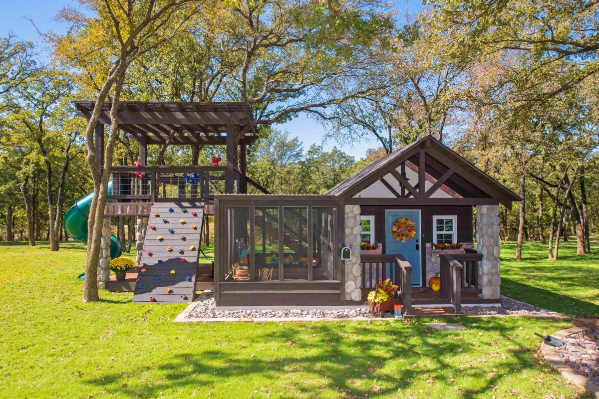 The Ultimate She Shed - Best she shed design with outdoor kids play area