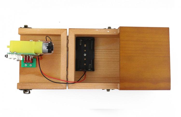 The Useless Box - A wooden prank box that turns itself off