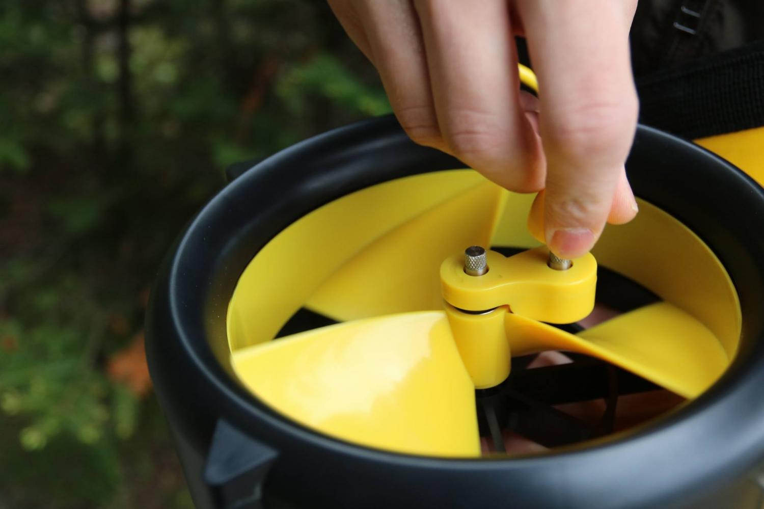 Waterlily water turbine - Off-grid wind and water turbine
