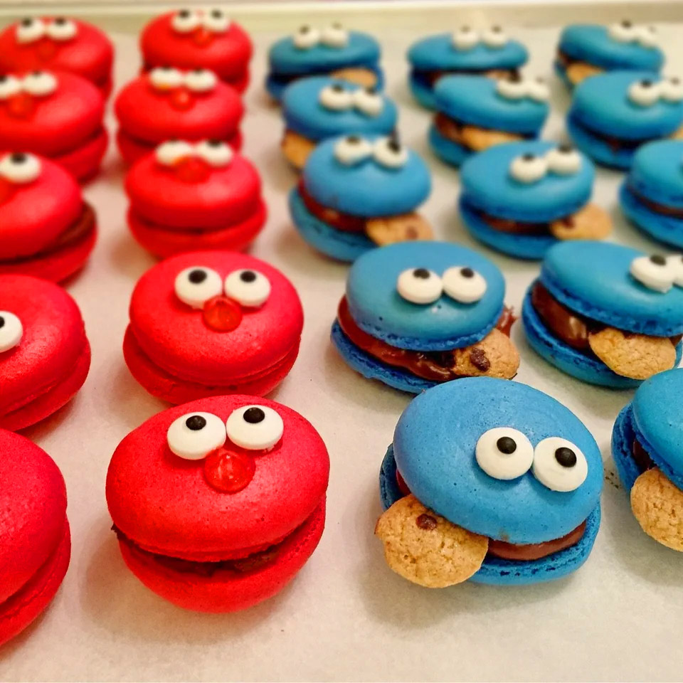 Elmo and Cookie Monster Macarons - Elmo and Cookie Monster Macarons Recipe