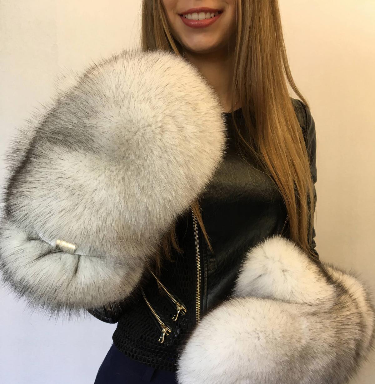 Giant Fur Mittens - Huge mittens