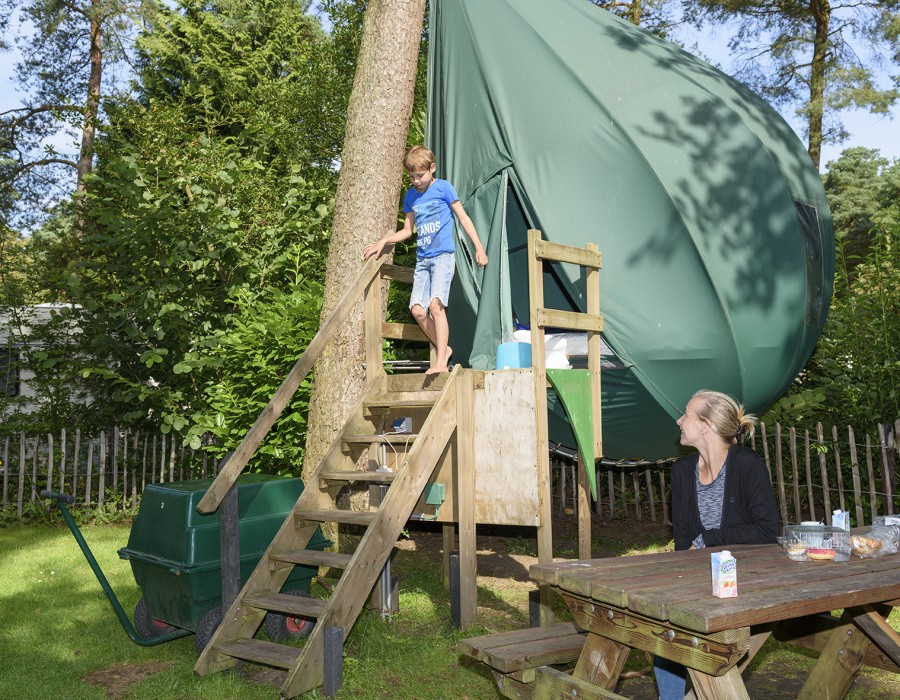 Raindrop Shaped Tree Tents Let You Sleep In The Trees - Dew Drop TreeTents by DrÃ© Wapenaar