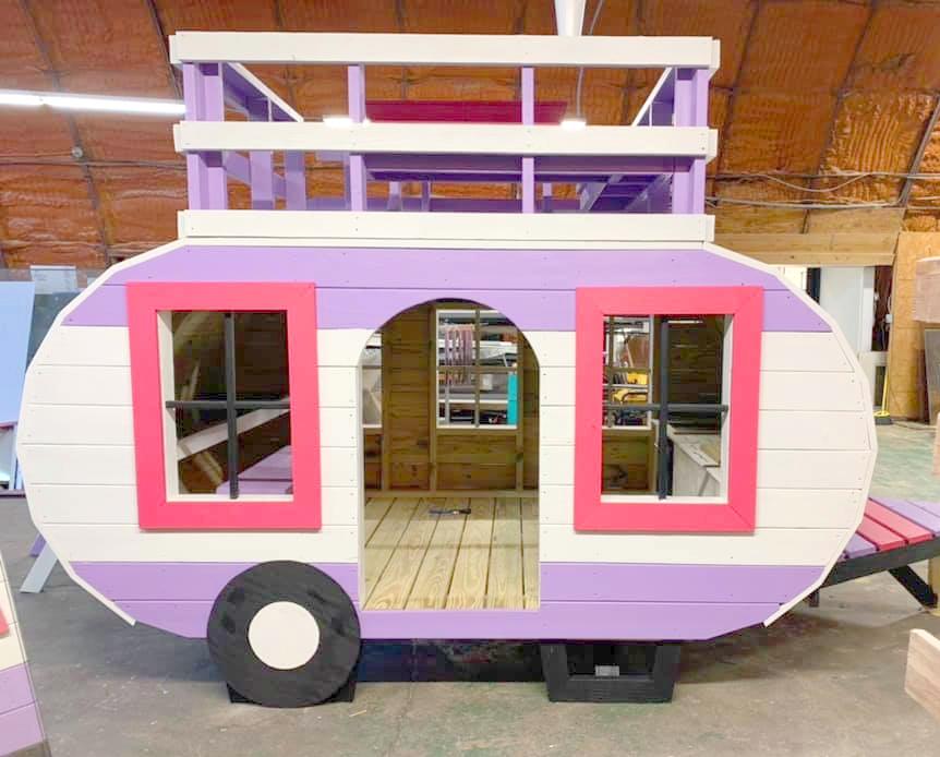 Kids Camper Playhouse - DIY Children's retro camper outdoor playhouse