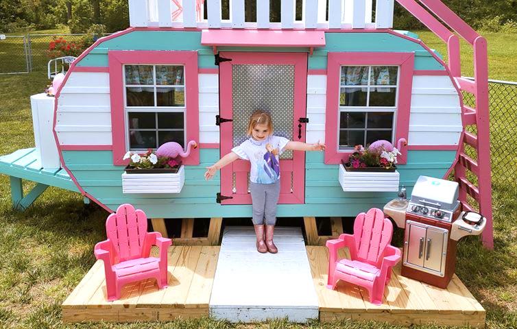 Kids Camper Playhouse - DIY Children's retro camper outdoor playhouse