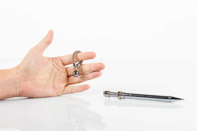 Fidget Pen - Think Ink Pen - Pen With Fidget Toys On It - Magnetic balls and clips fidget pen