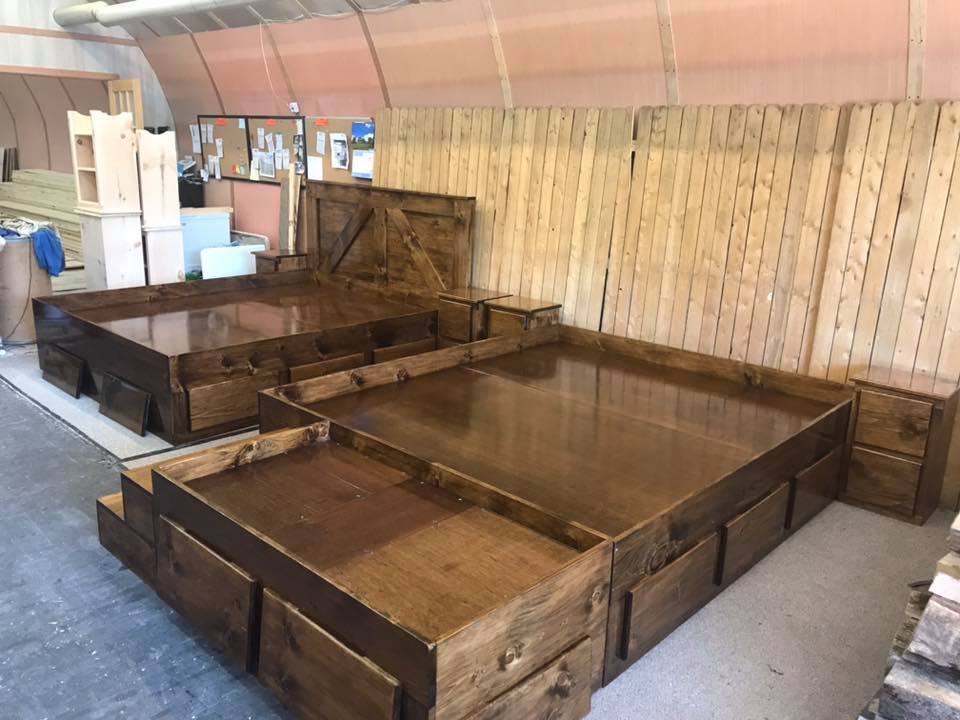 King Bed Has Built In Stairs Along With Extra Space At The End Of It For Your Dogs - Wooden king bed with space for dogs