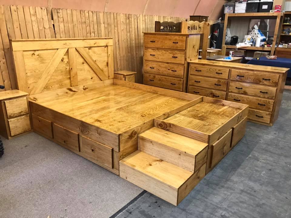 King Bed Has Built In Stairs Along With Extra Space At The End Of It For Your Dogs - Wooden king bed with space for dogs