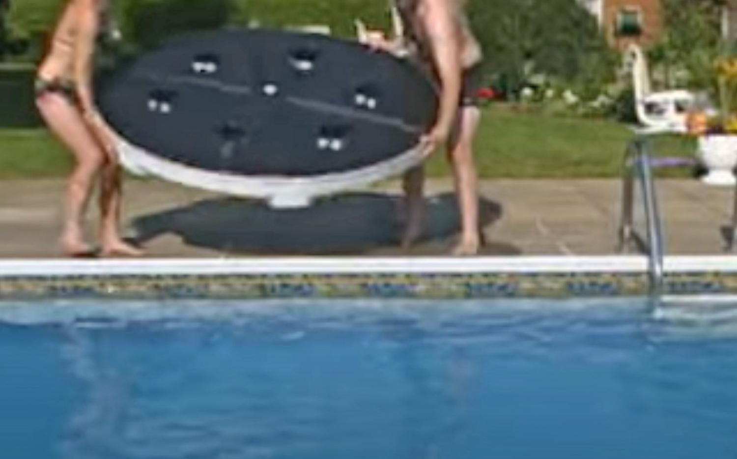 Aquapub Floating Bar Table Seats 6 people