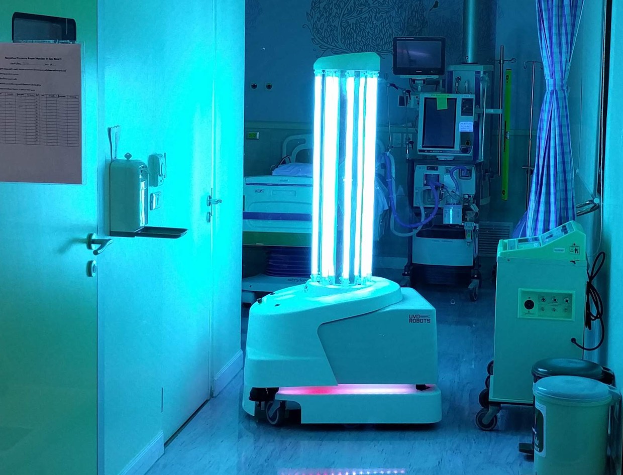 Bacteria-Killing Robot Disinfects Hospital Rooms Autonomously - UVD Robots hospital/hotel room disinfecting UV-robot