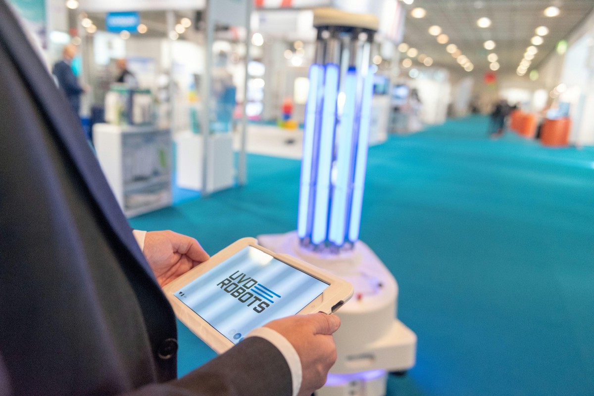 Bacteria-Killing Robot Disinfects Hospital Rooms Autonomously - UVD Robots hospital/hotel room disinfecting UV-robot