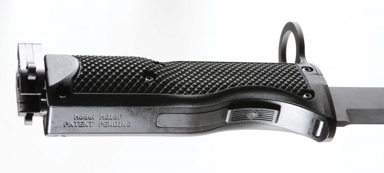 This Bayonet Knife Hides a Secret Revolver Inside Of It - Revolver bayonet