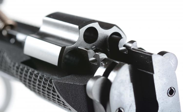 This Bayonet Knife Hides a Secret Revolver Inside Of It - Revolver bayonet
