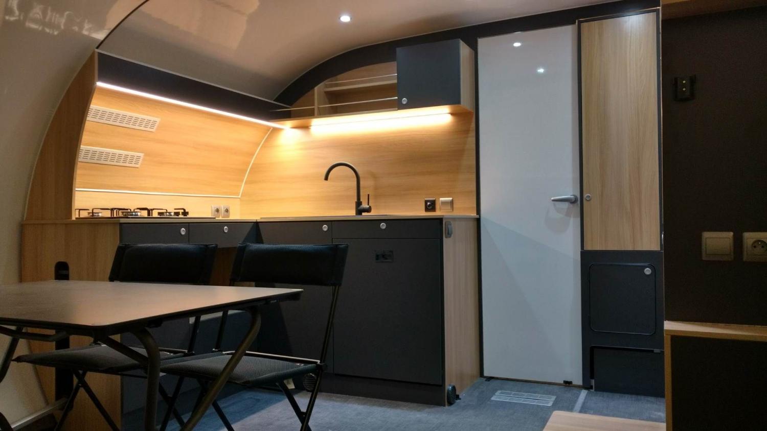 BeauEr 3X Travel Trailer Expands to Triple Its Size In Seconds