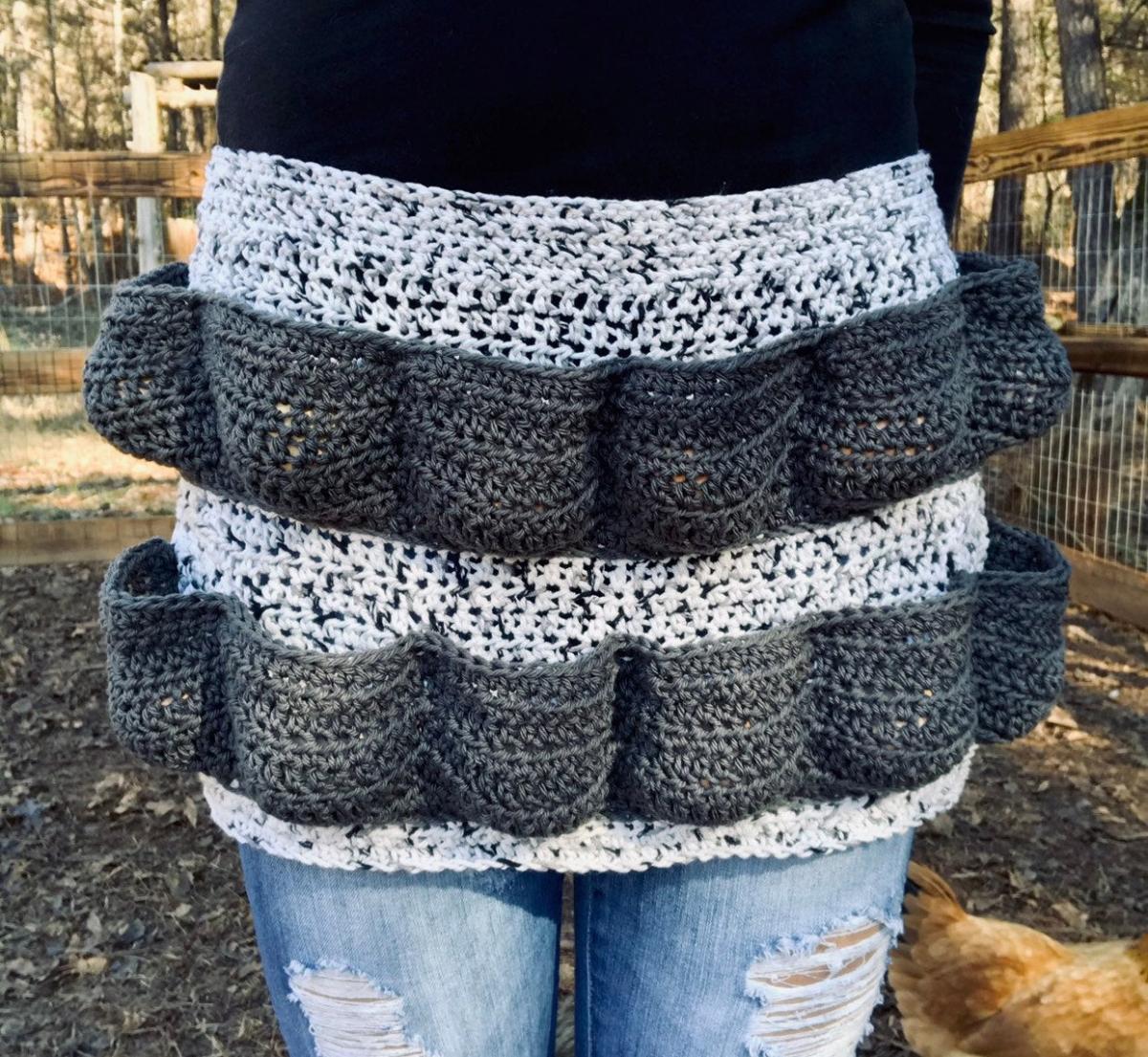 Crochet Egg Apron - Pattern to knit your own crochet egg apron
