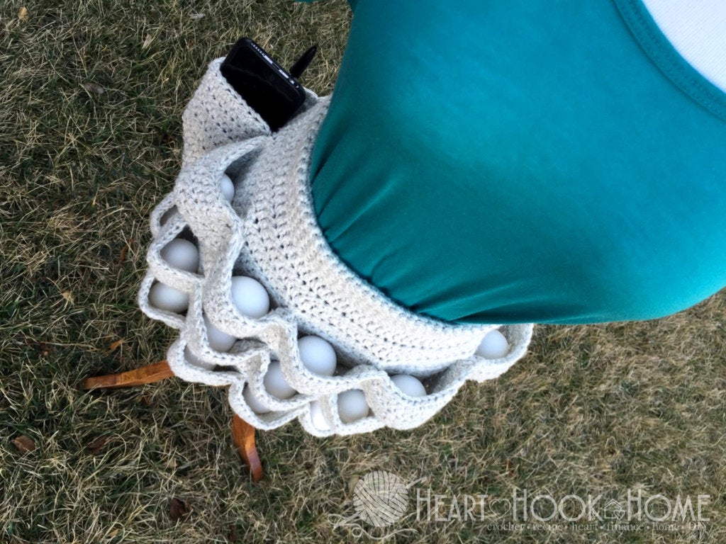 Crochet Egg Apron - Pattern to knit your own crochet egg apron