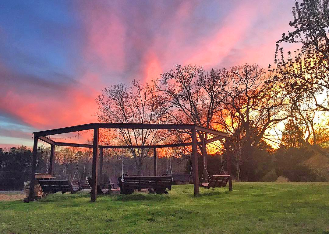 DIY Backyard Pergola With Swings - Wooden Fire Pit Pergola With Swings