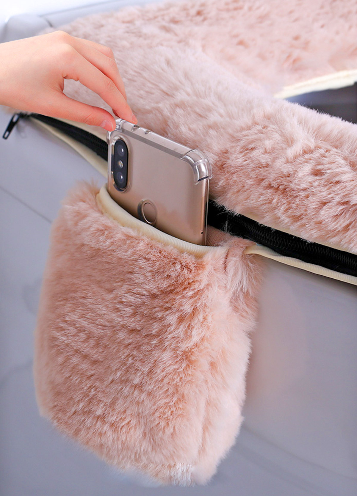 Fluffy Toilet Seat Cover With Phone Pocket Holder and Fluffy Handle