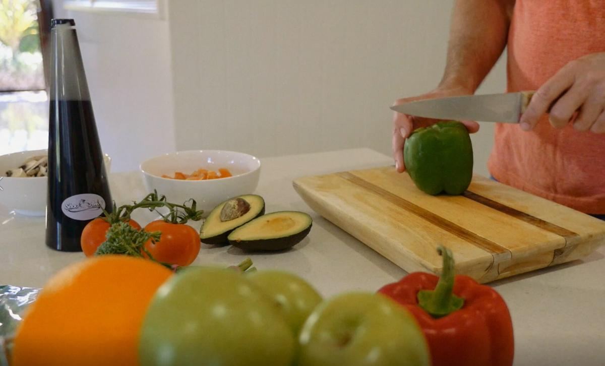 Genius Automatic Fly Repelling Fan Keeps Bugs Out Of Your Food While Eating Outdoors - Shooaway Automatic fly trap fan