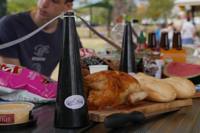 Genius Automatic Fly Repelling Fan Keeps Bugs Out Of Your Food While Eating Outdoors - Shooaway Automatic fly trap fan
