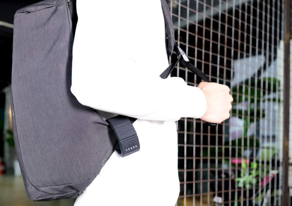 Wrist wrapped Power Bank - Travel phone charging bracelet - Charge phone while using it