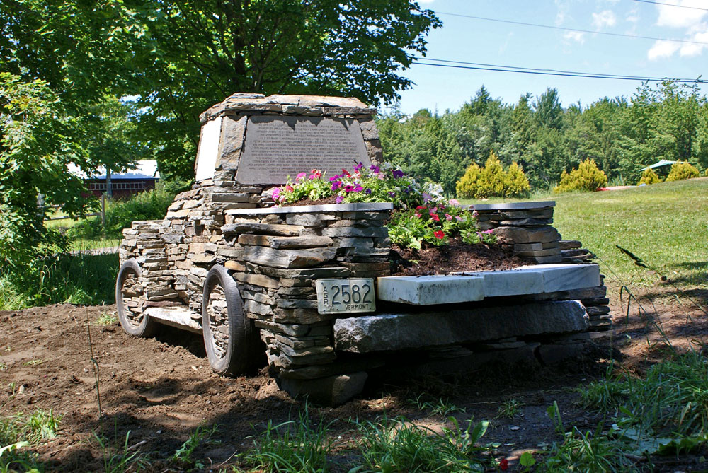 Guy Makes Vintage Cars and Trucks Out Of Rocks - Chris Miller Stone Truck Project