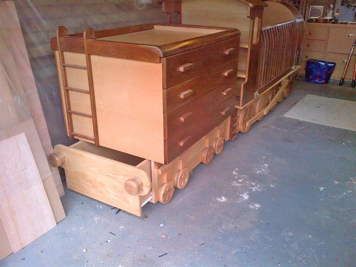 Handmade wooden train crib - Woodworking train baby crib with dresser train car