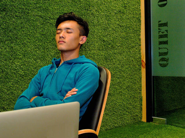 Aira Wear Massage Jacket Hoodie