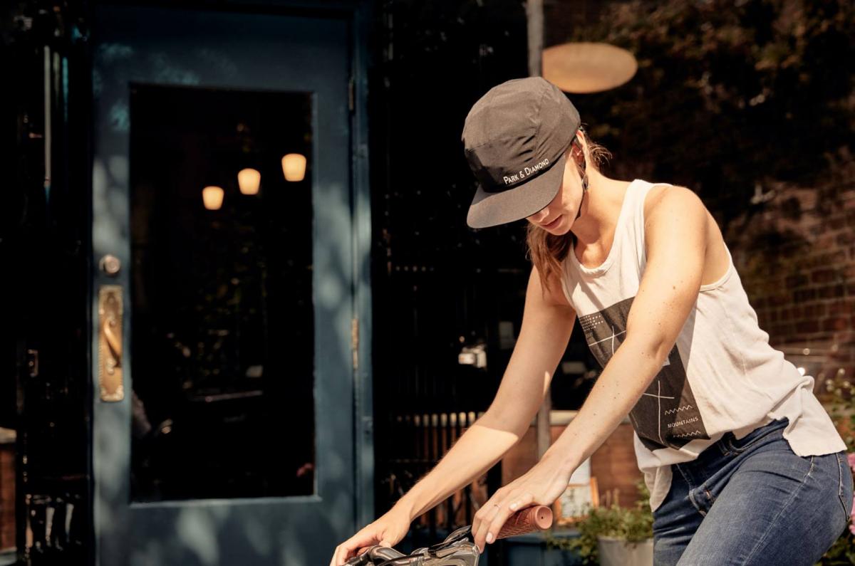 Bike Helmet Looks Like a Baseball Cap and Rolls Up For Easy Storage - Foldable bicycle helmet