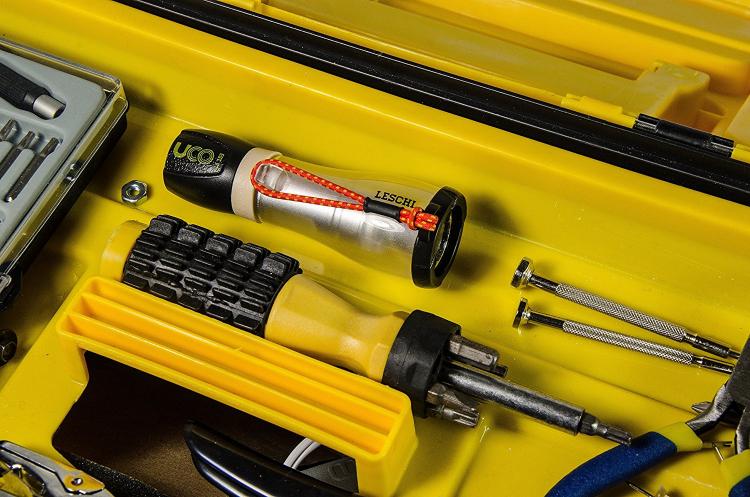 Mini Flashlight doubles as a lantern - 2-in-1 Flashlight pulls out to lantern