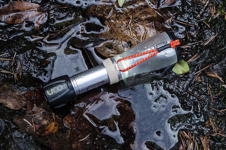 Mini Flashlight doubles as a lantern - 2-in-1 Flashlight pulls out to lantern