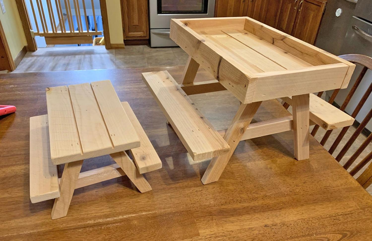 Mini Picnic Table For Chickens - Chicknic table - chicken picnic table