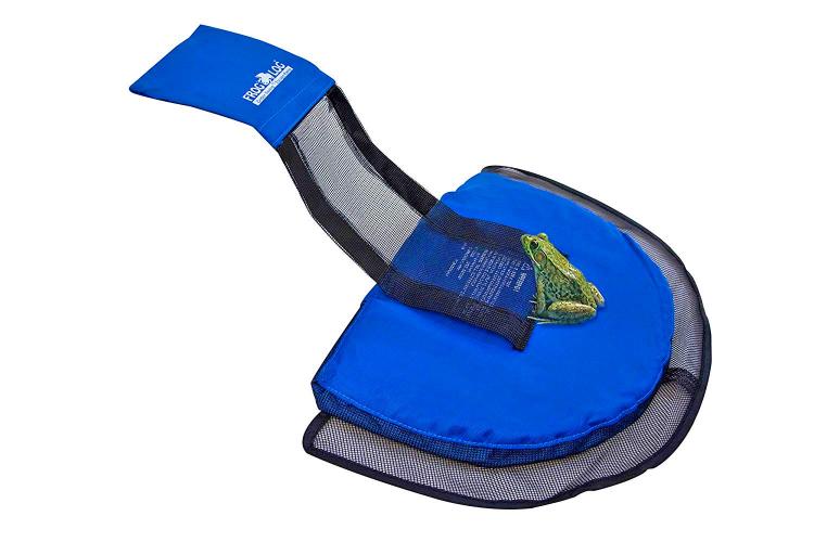 FrogLog Mini Pool Ramp - Frog Log Small critter animals pool ramp helps them to safety