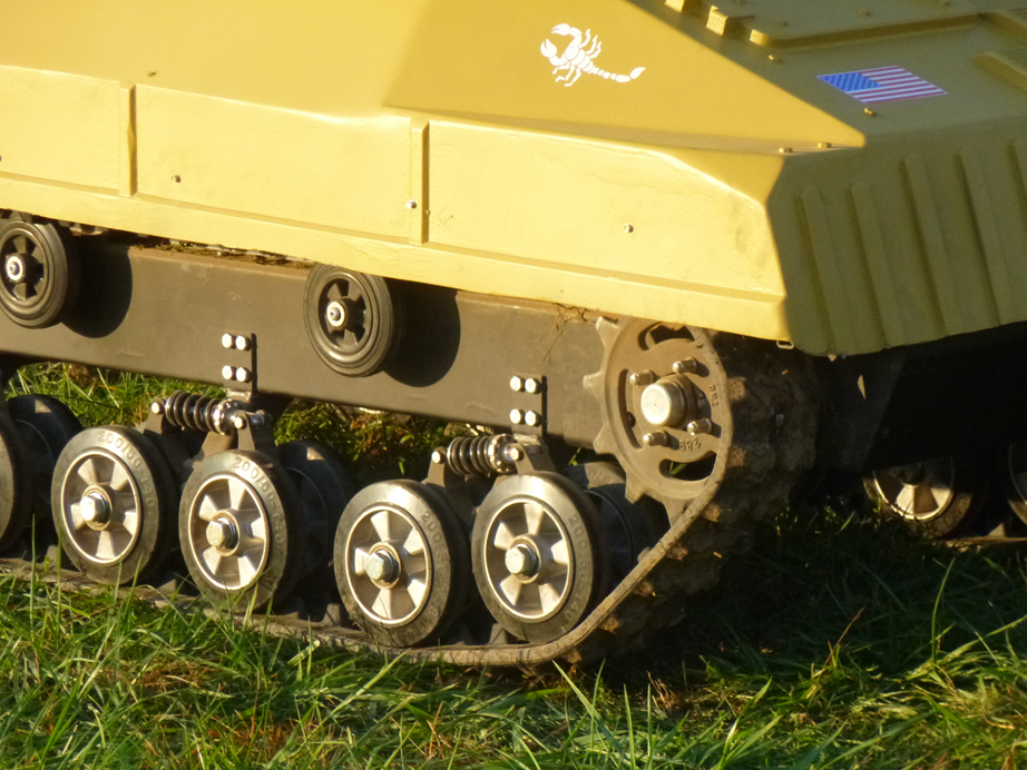 Paintball Battle Tanks - Mini tanks that shoot paintballs