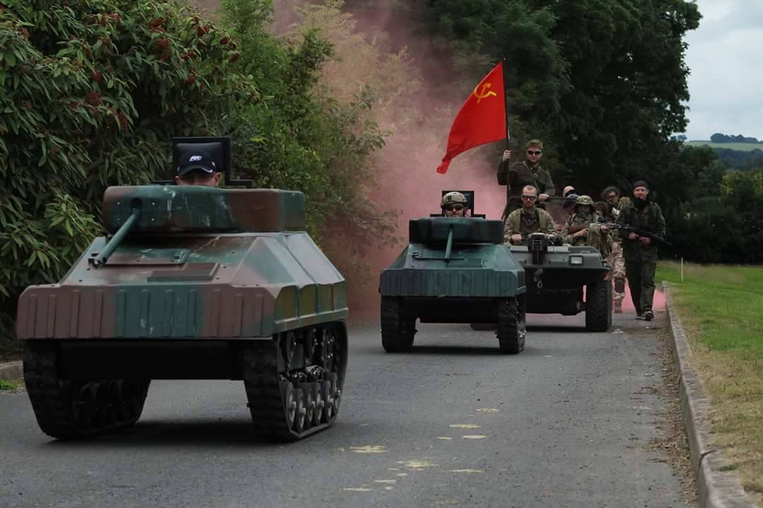 Paintball Battle Tanks - Mini tanks that shoot paintballs