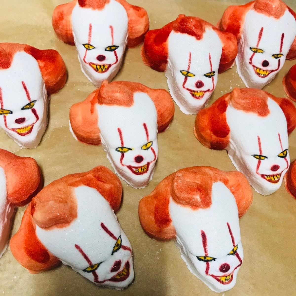 Pennywise Evil Clown Bath Bomb - Melting IT Clown bath bomb