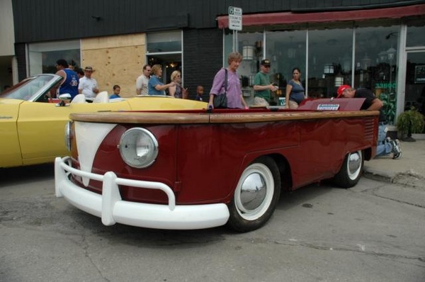  Pool Table Was Made To Look Like a Retro Volkswagen Hippy Van - Volkswagen Bus Pool Table