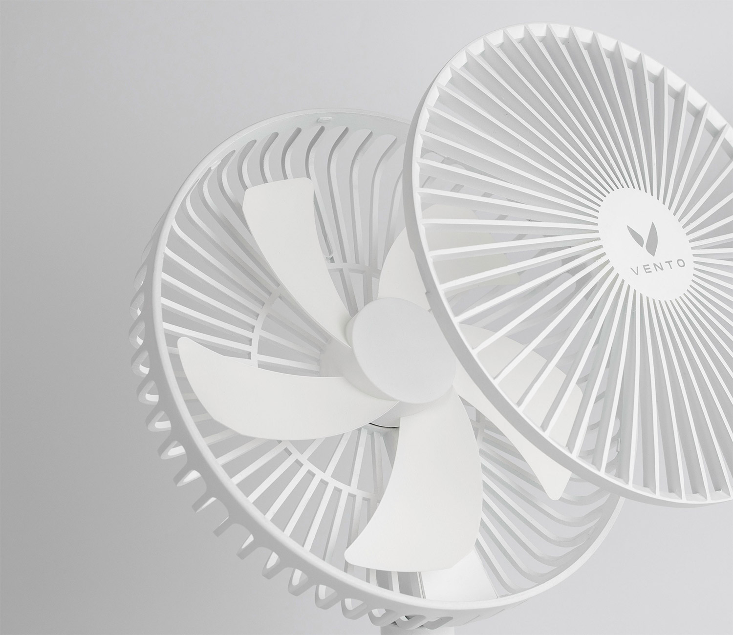 Vento portable folding fan - Battery powered collapsing standing fan