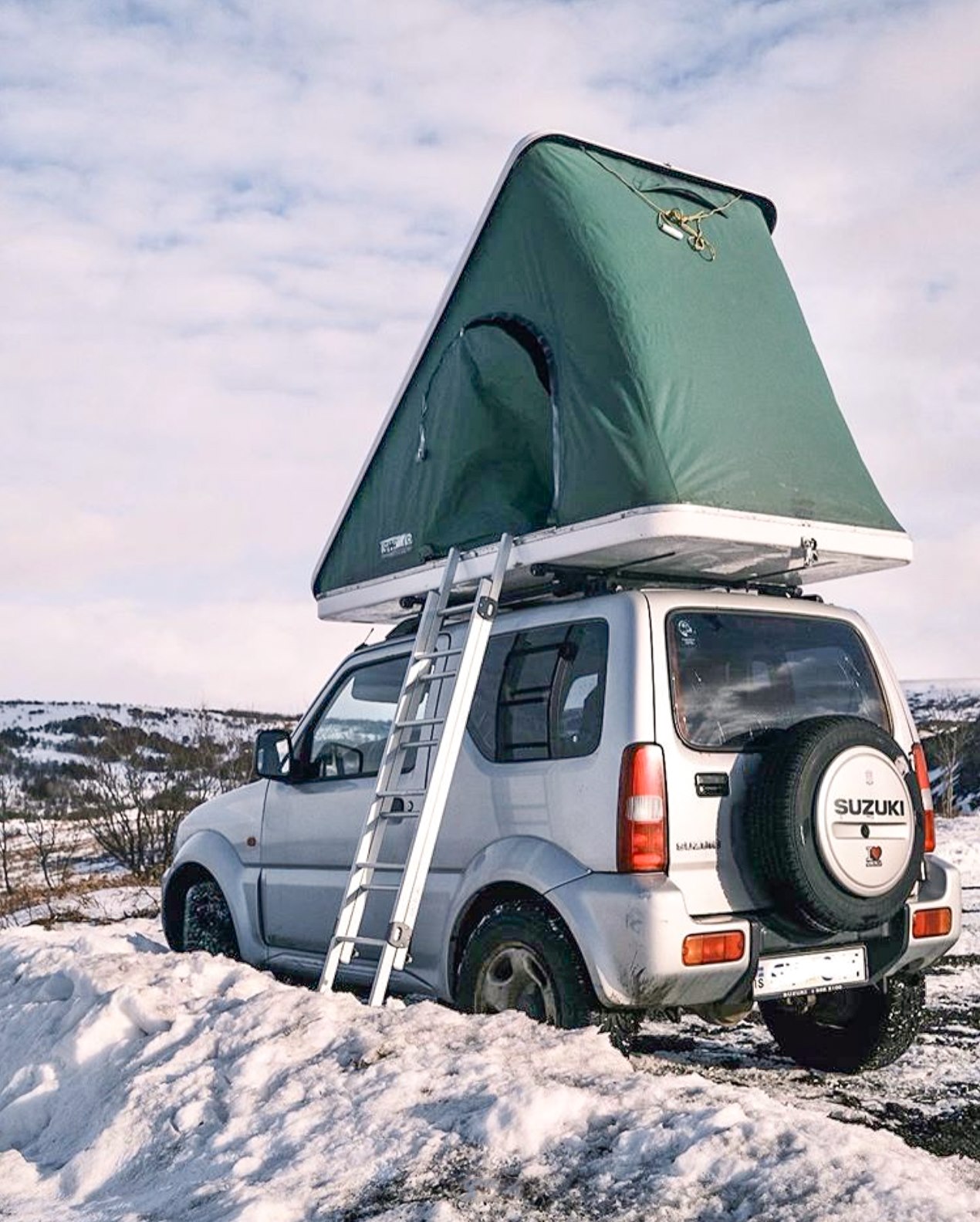 Maggiolina AutoHome Expanding Rooftop Camping Tent - Top of vehicle pop-up tent